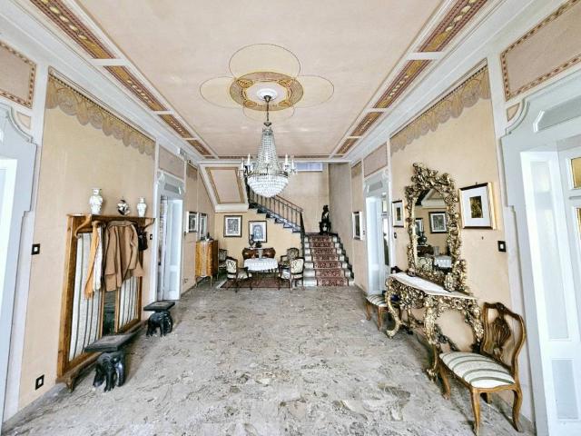 Palazzo in vendita a Montagnana, Veneto