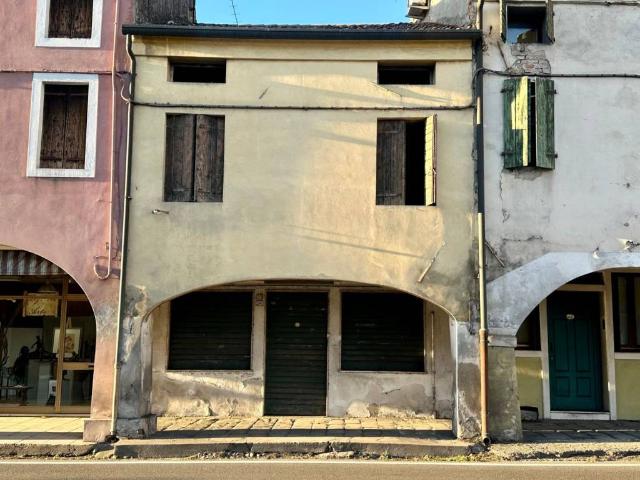 Palazzo in vendita a Montagnana, Veneto