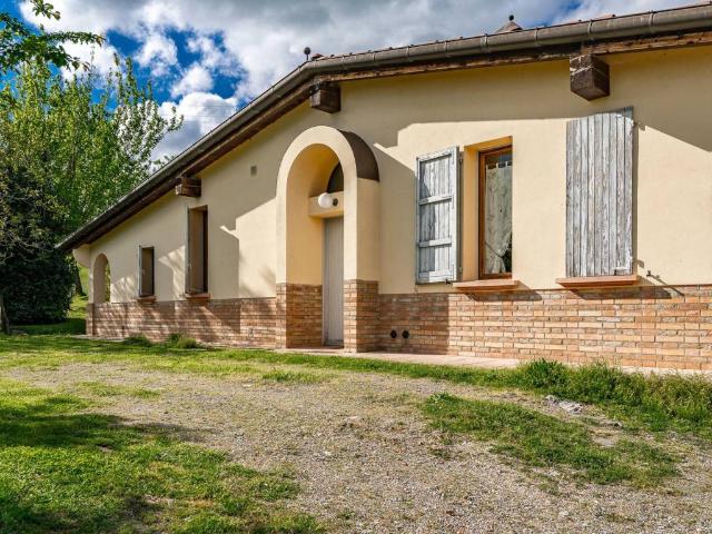 Palazzo in vendita a Unione dei comuni Valli del Reno, Lavino e Samoggia, Monte San Pietro