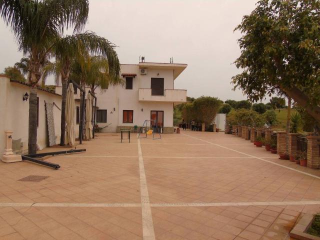 Palazzo in vendita a Mantineo, Montebello Jonico