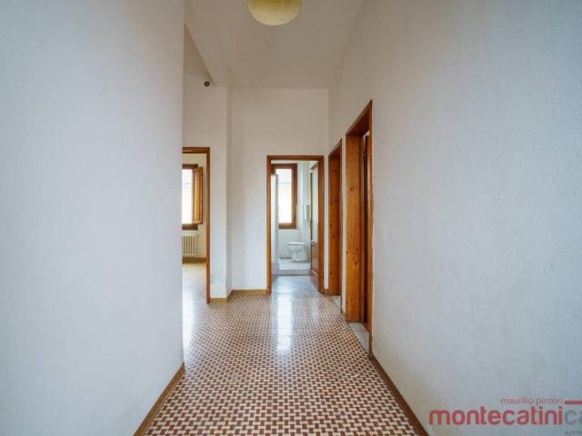 Palazzo in vendita a Gallo, Montecatini - Terme