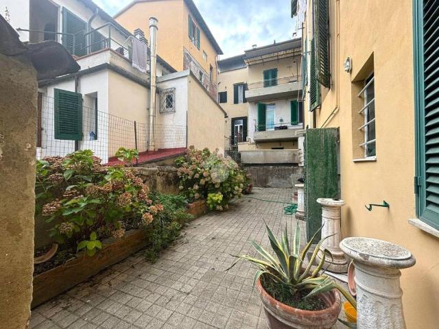 Palazzo in vendita a Montecatini - Terme