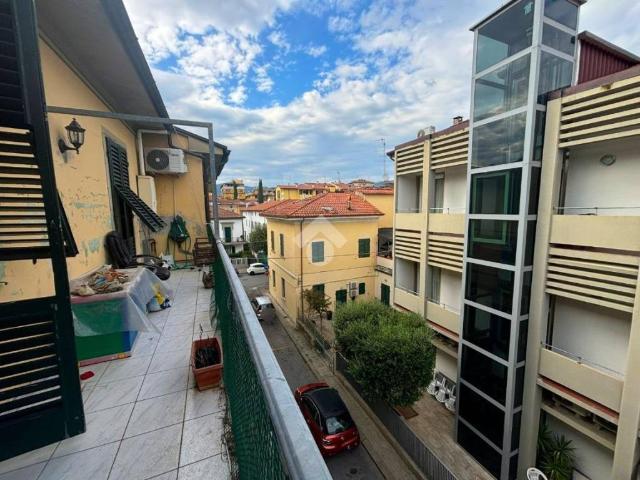 Palazzo in vendita a Montecatini Terme, Toscana