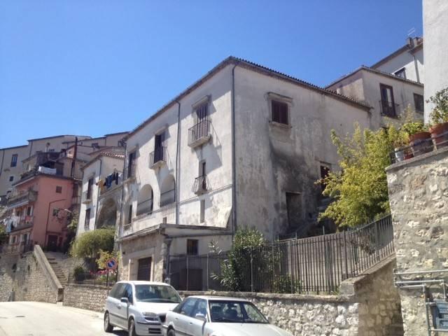 Palazzo in vendita a Montefusco, Campania