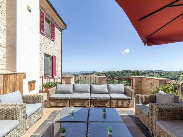 Palazzo in vendita a Marche, Fermo