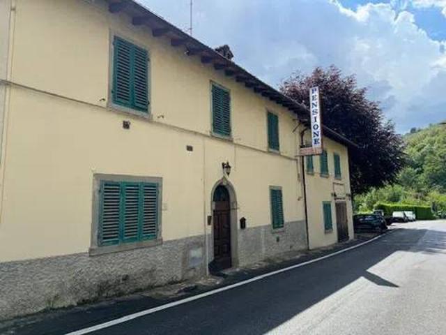 Palazzo in vendita a Montemignaio, Toscana