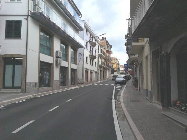 Palazzo in vendita a Montenero di Bisaccia, Molise