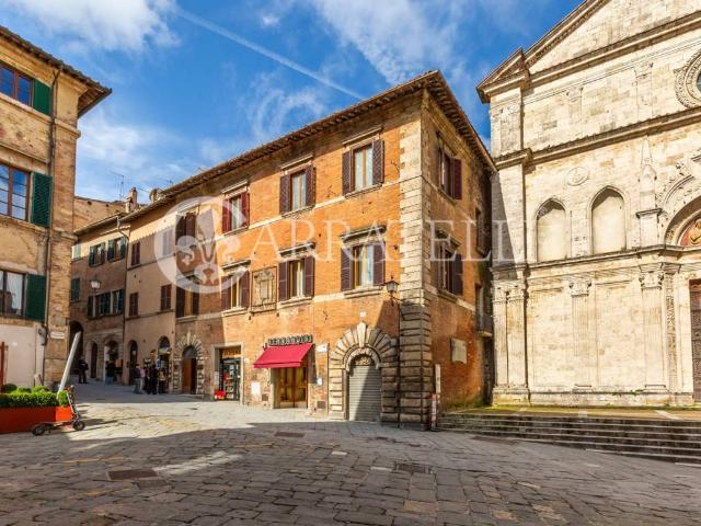 Palazzo in vendita a Abbadia Di Montepulciano, Toscana