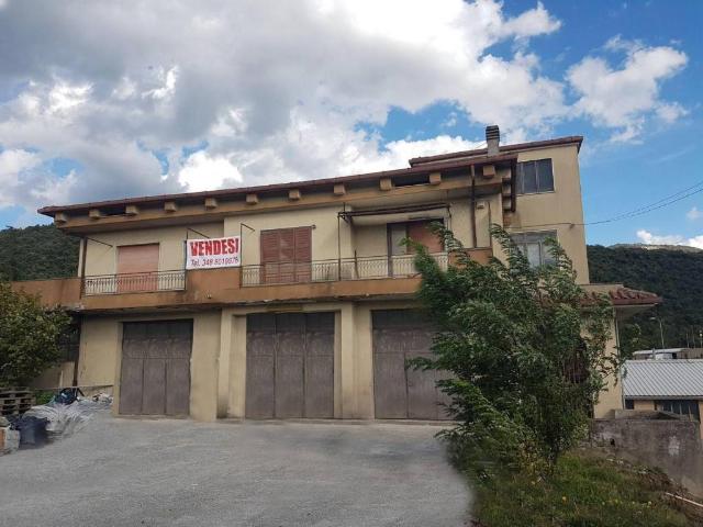 Palazzo in vendita a Monteroduni, Molise