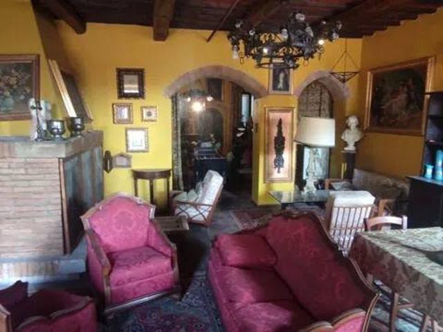 Palazzo in vendita a Monteroni d'Arbia, Siena