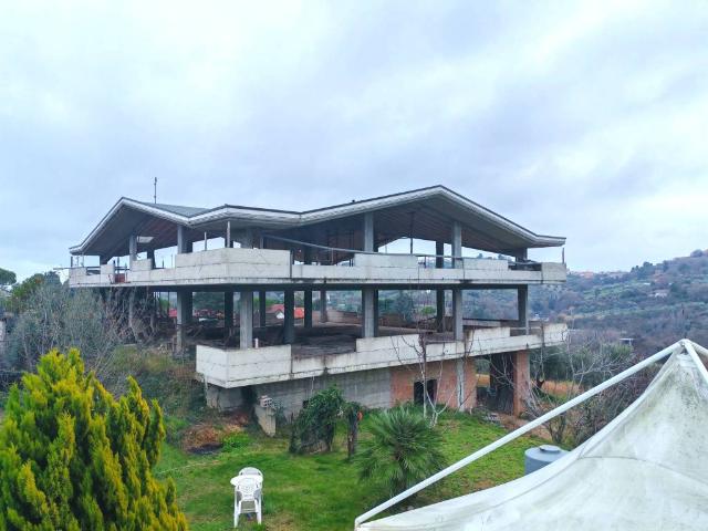 Palazzo in vendita a Giardino, Montesilvano