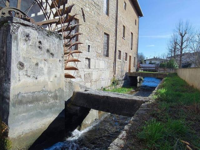 Palazzo in vendita a Montichiari, Lombardia