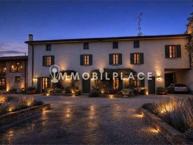 Palazzo in vendita a Montichiari, Lombardia