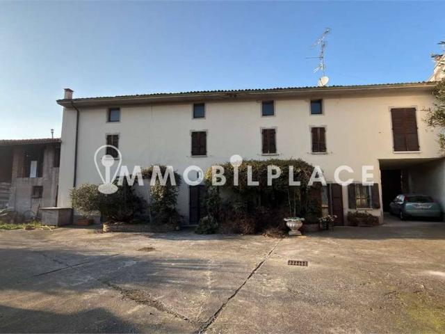 Palazzo in vendita a Montichiari, Lombardia