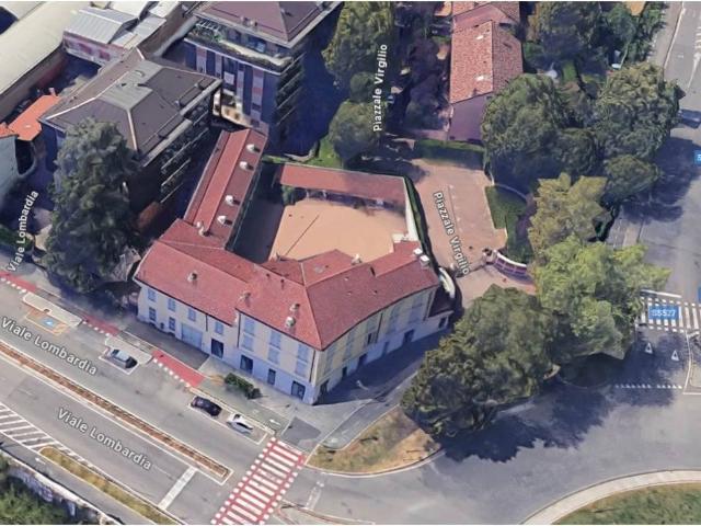 Palazzo in vendita a Cazzaniga, Monza