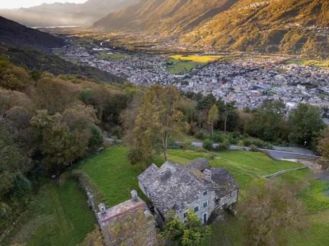 Palazzo in vendita a Morbegno, Lombardia