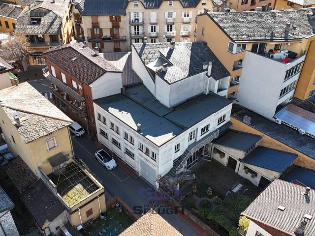 Palazzo in vendita a Morbegno, Lombardia