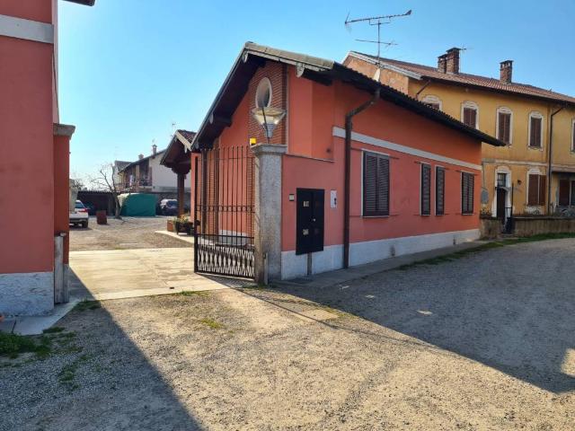 Palazzo in vendita a Morimondo, Lombardia