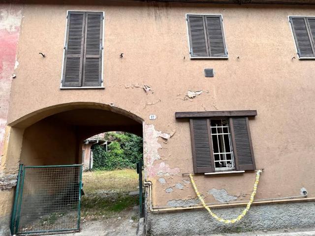 Palazzo in vendita a Mornago, Lombardia