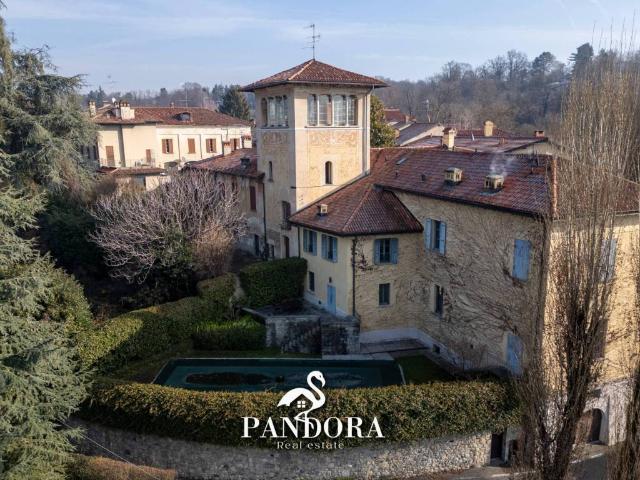 Palazzo in vendita a Mornago, Lombardia