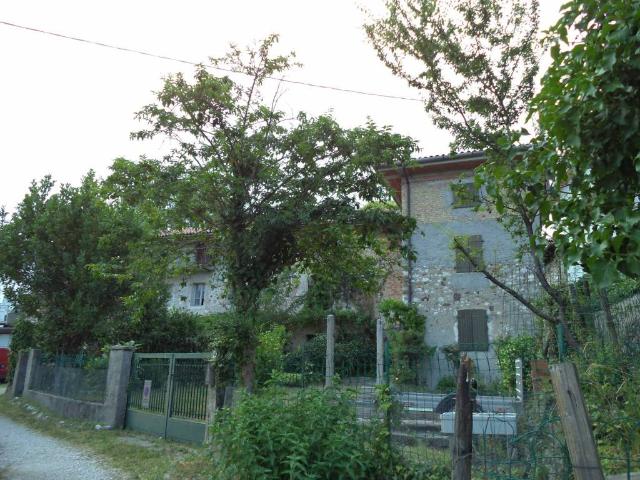 Palazzo in vendita a Moruzzo, Friuli-Venezia Giulia
