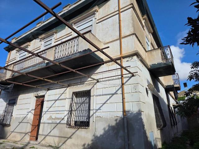 Palazzo in vendita a Lazzàro, Calabria