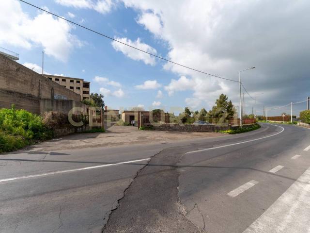 Palazzo in vendita a Motta Sant'anastasia, Sicilia