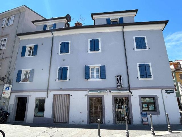 Palazzo in vendita a Riostorto, Muggiò