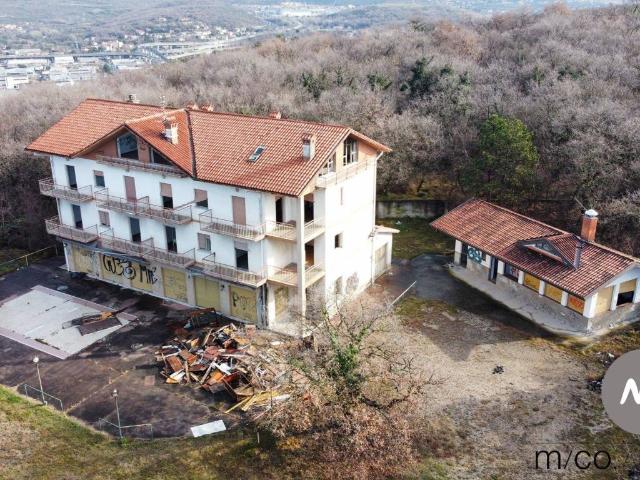 Palazzo in vendita a Muggiò, Friuli-Venezia Giulia
