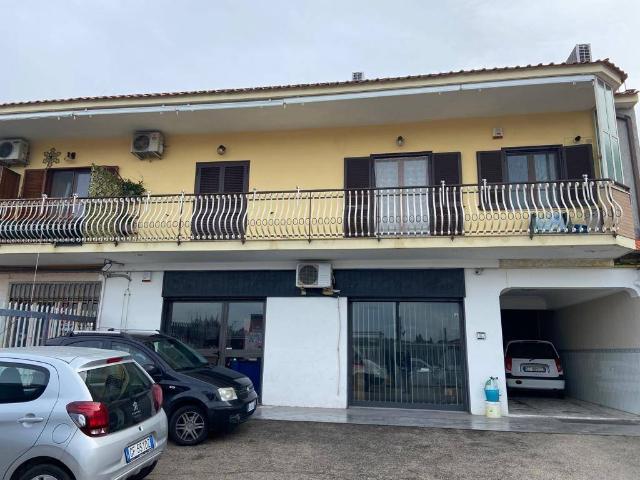 Palazzo in vendita a Mugnano Di Napoli, Napoli