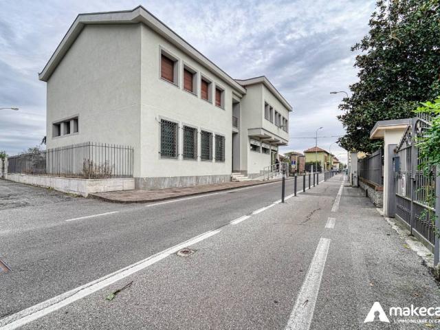 Palazzo in vendita a Mulazzano, Lombardia