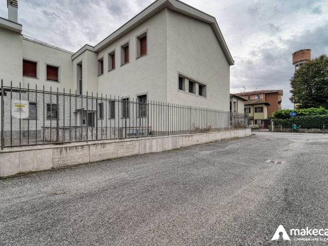 Palazzo in vendita a Mulazzano, Lombardia