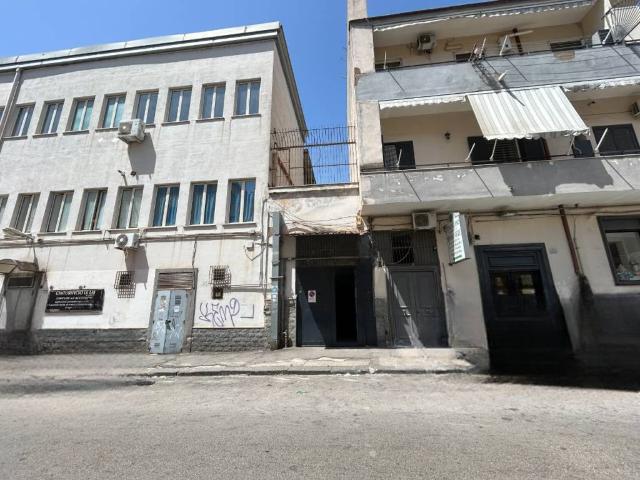 Palazzo in vendita a Napoli