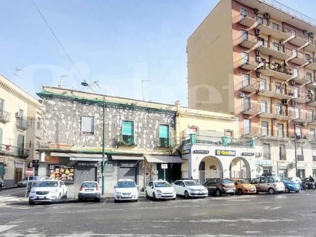 Palazzo in vendita a Napoli