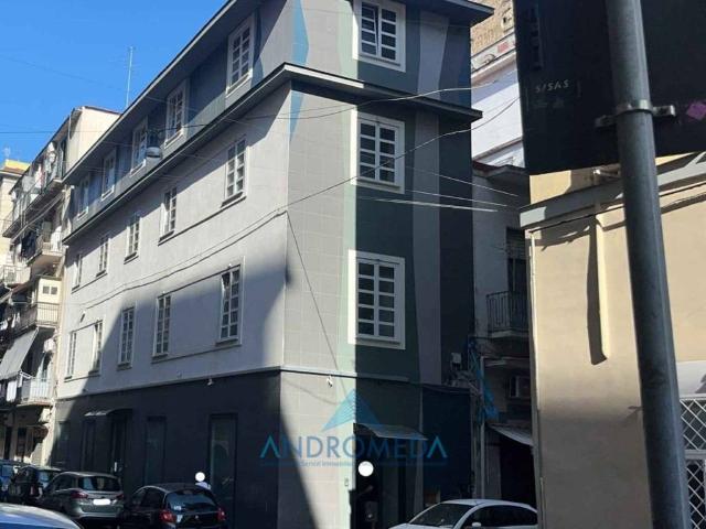 Palazzo in vendita a Napoli