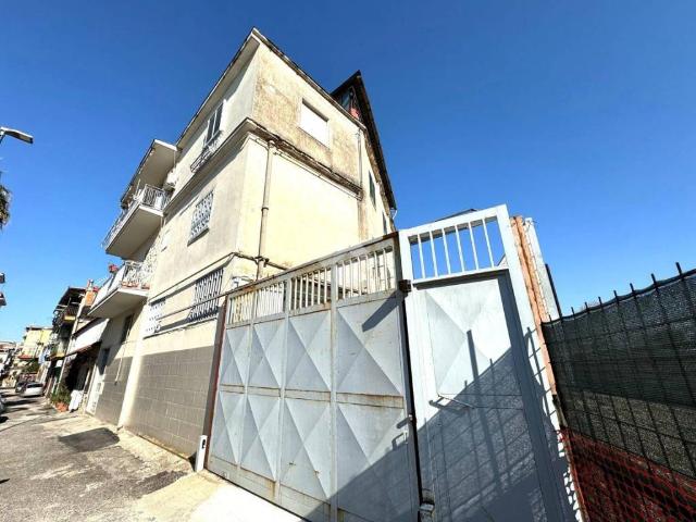 Palazzo in vendita a Napoli