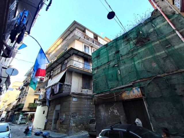 Palazzo in vendita a Municipalità 2, Mercato