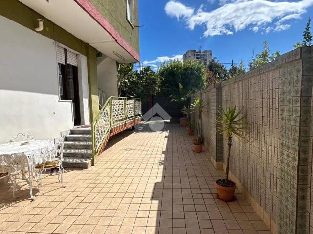 Palazzo in vendita a Napoli