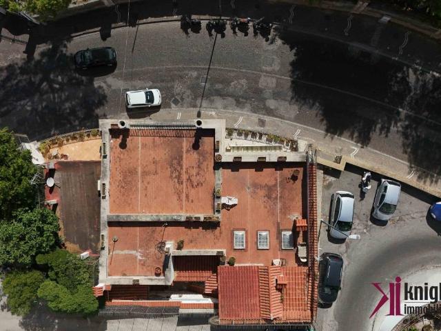 Palazzo in vendita a Municipalità 1, Campania