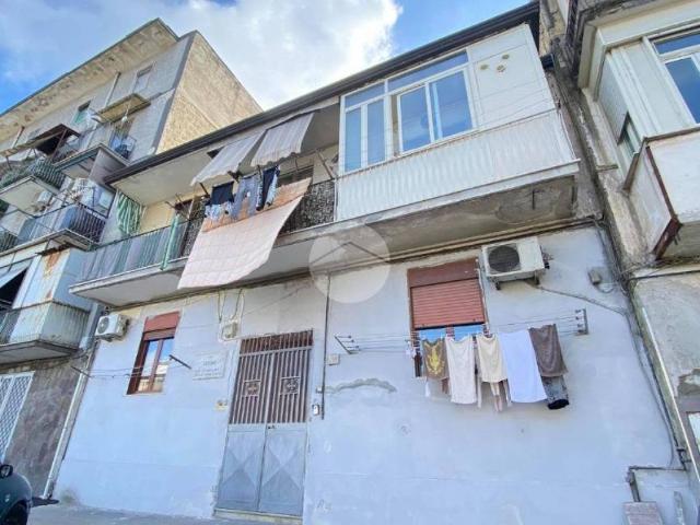 Palazzo in vendita a Secondigliano, Napola