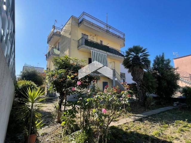 Palazzo in vendita a Napoli