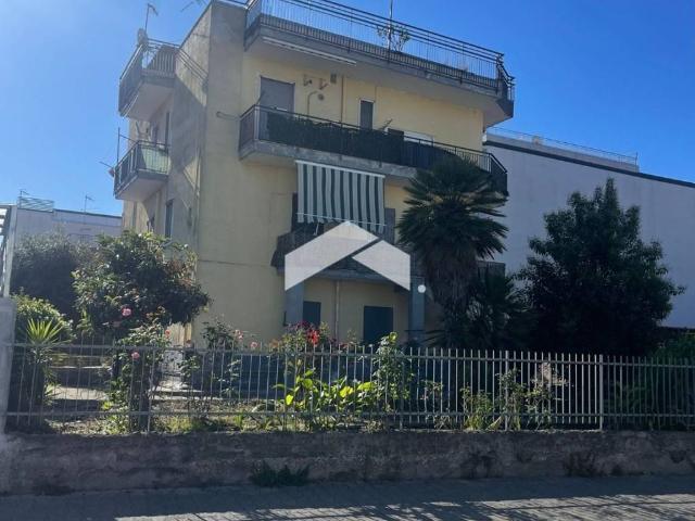 Palazzo in vendita a Botteghelle, Campania