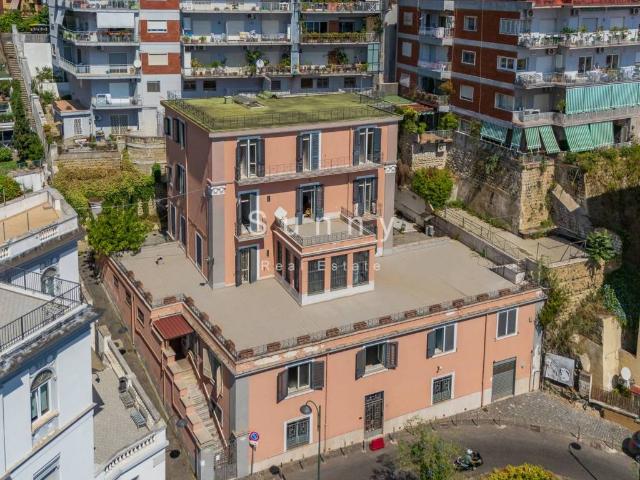 Palazzo in vendita a Municipalità 1, Campania