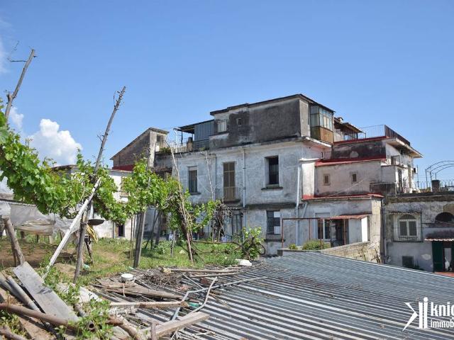 Palazzo in vendita a Napoli