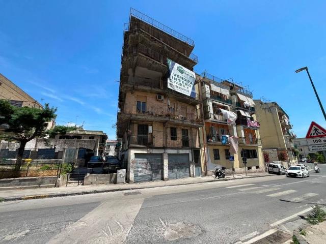 Palazzo in vendita a Municipalità 7, Miano