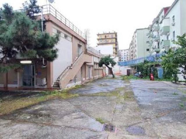 Palazzo in vendita a Municipalità 10, Campania