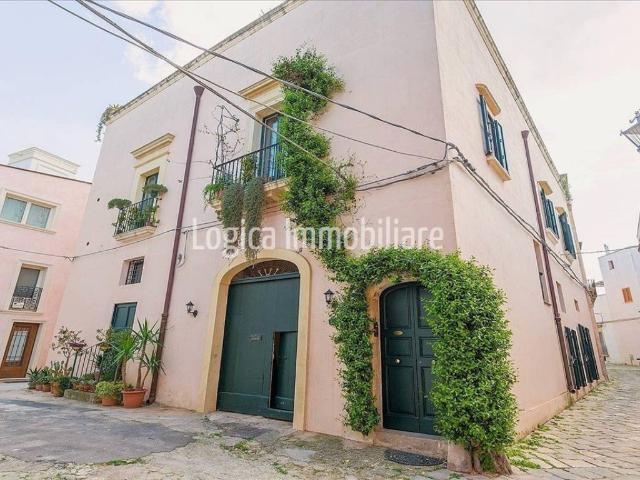 Palazzo in vendita a Puglia, Lecce