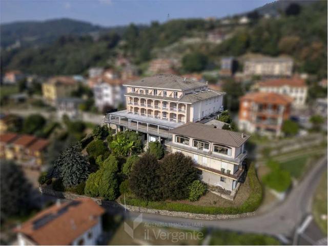 Palazzo in vendita a Corciago, Nebbiuno