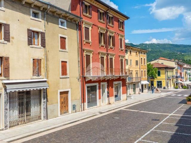 Palazzo in vendita a Negrar, Veneto