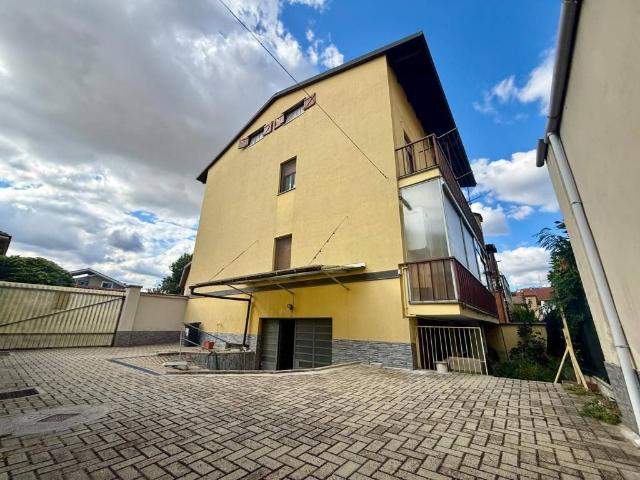 Palazzo in vendita a Nichelino, Torino